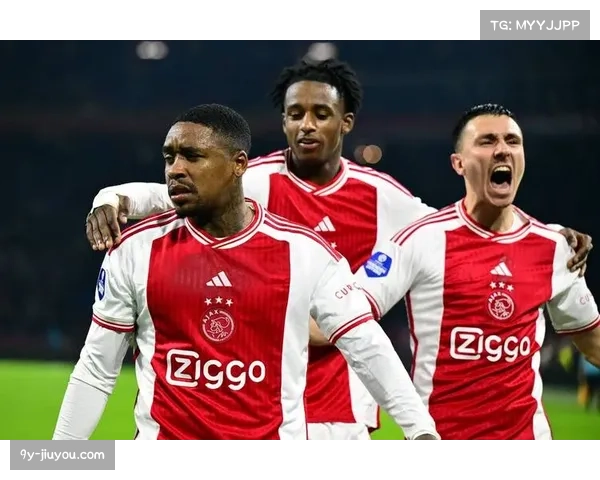 特温特前锋范沃尔夫斯温克尔状态出色 对阵阿贾克斯破门 特温特前锋范沃尔夫斯温克尔状态出色 对阵阿贾克斯破门